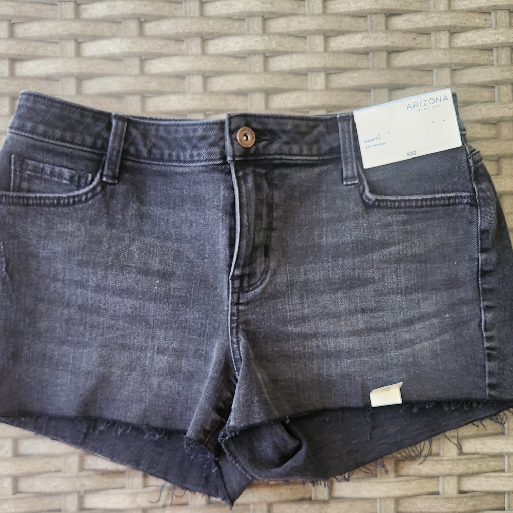 NWT Junior's Arizona Jean Co Black Distressed Denim Shorts 2.5 Inseam Size 9